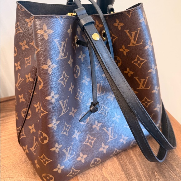 NéoNoé MM - Like NEW Louis Vuitton Classic. Includes dust bag & LV box. - Picture 6 of 10